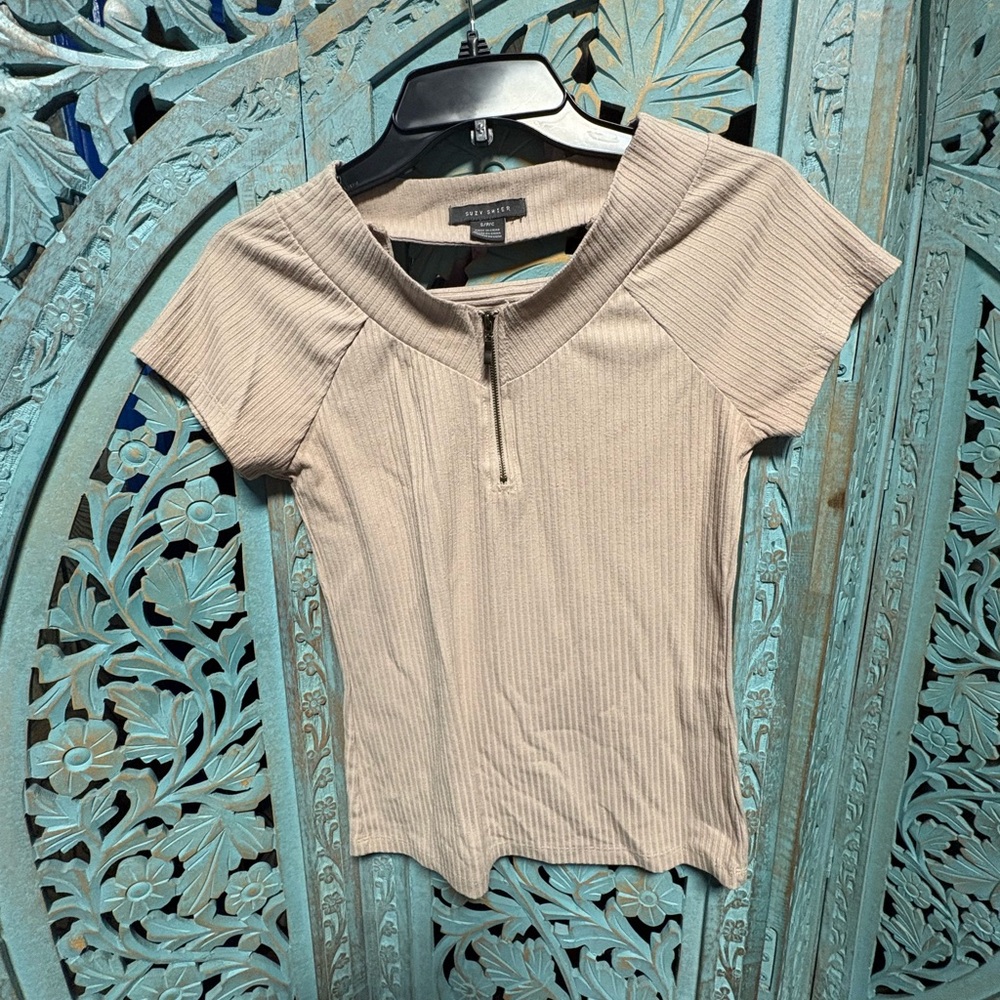 Suzy Shier Taupe Short Sleeve Tee with Zipper